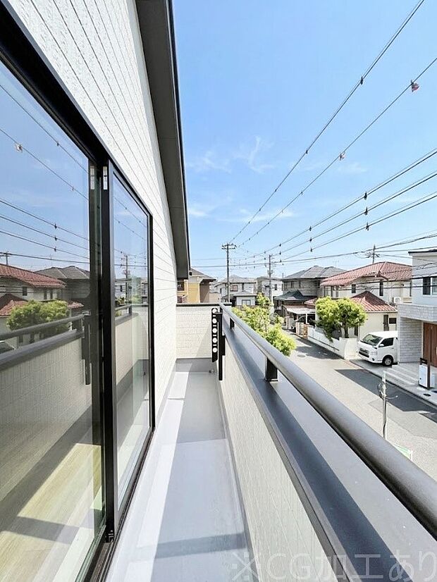 ゆったりバルコニーだから沢山お洗濯ものを干せます