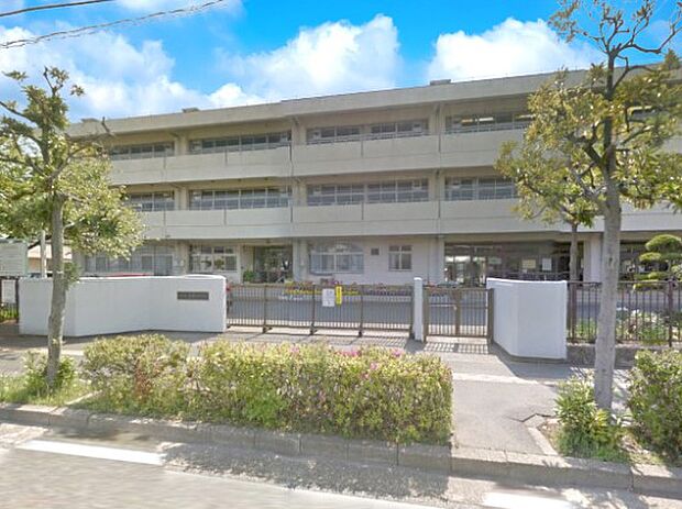 中学校 430m 浦安市立見明川中学校