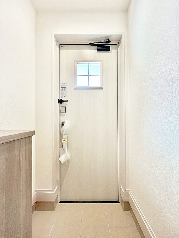 明るい玄関はお客様をお出迎えするのにぴったりです!