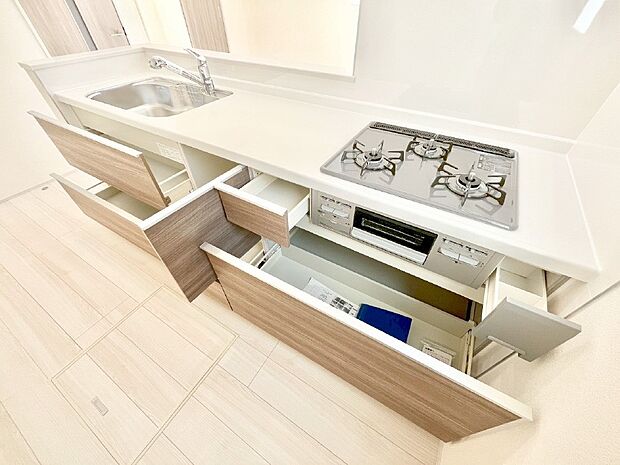 使いやすさを優先したスライド式収納タイプ！