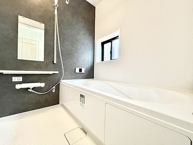 落ち着いた雰囲気でゆっくりお寛ぎいただけるバスルーム