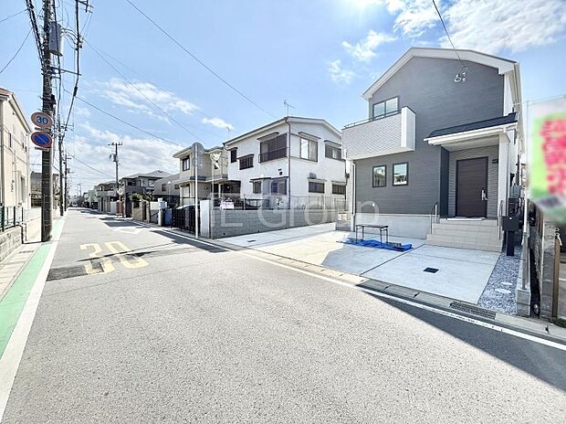 見通しの良さとともに、街並みに開放感を与えてくれます。 