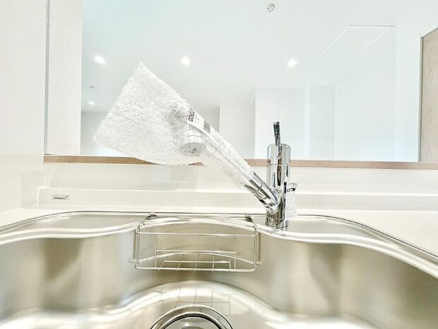 いつでも清潔なおいしいお水を。一つの水栓で水道水と浄水を使い分け。