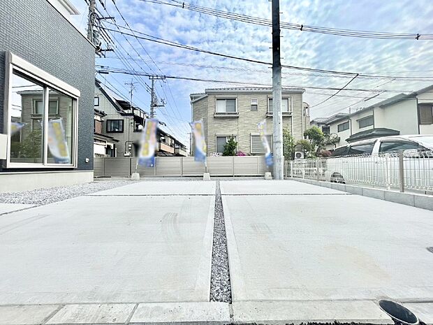 駐車2台可能!急なお客様の駐車に。また、ご家族の自転車スペースとしても大活躍。