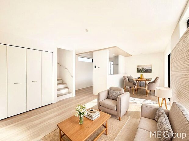 対面キッチン&リビングイン階段を採用した家族の絆深まるLDK ※家具はCGです