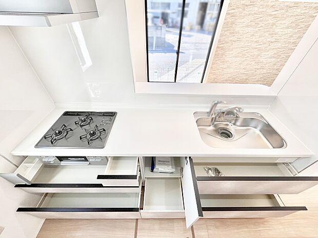 使いやすさを優先したスライド式収納タイプ！