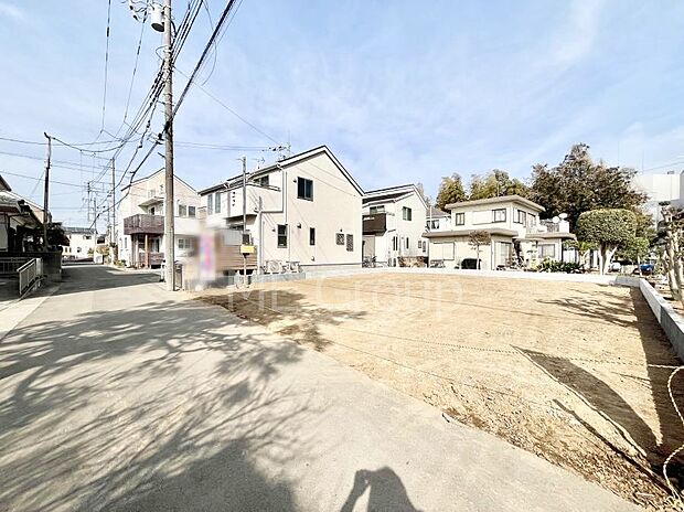 運転の苦手な方も安心の前道。ラクラク駐車。 