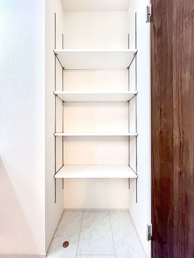 便利なリネン庫で、スッキリした使いやすい洗面室に