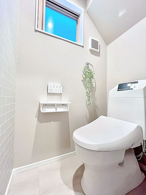 トイレは安心の2箇所！朝のバタバタも一安心です。 