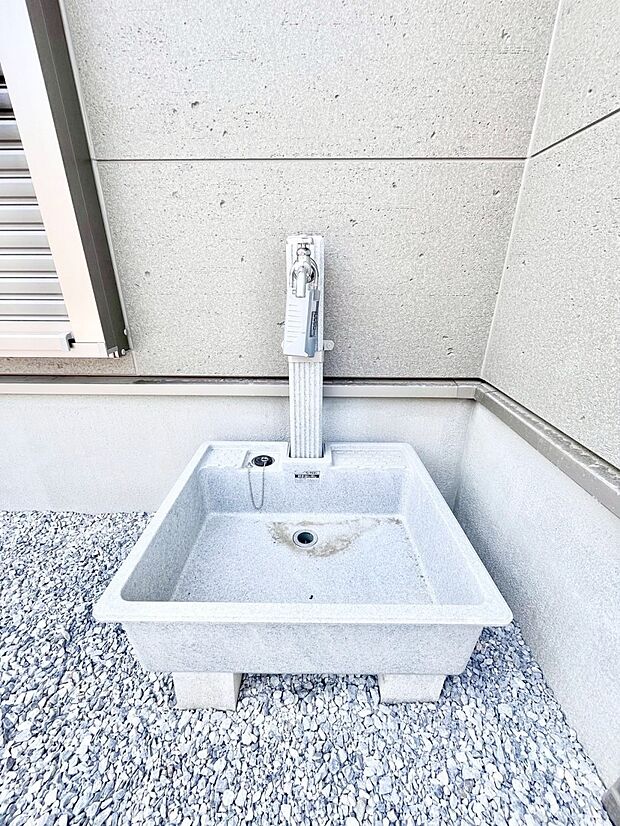 ガーデニングやお掃除に便利な外水栓  