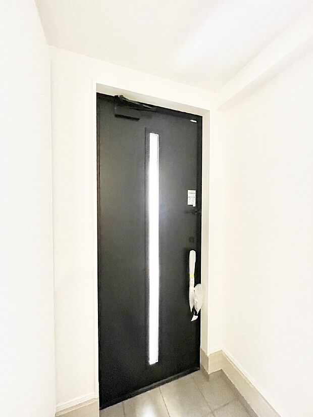 明るい玄関はお客様をお出迎えするのにぴったりです!