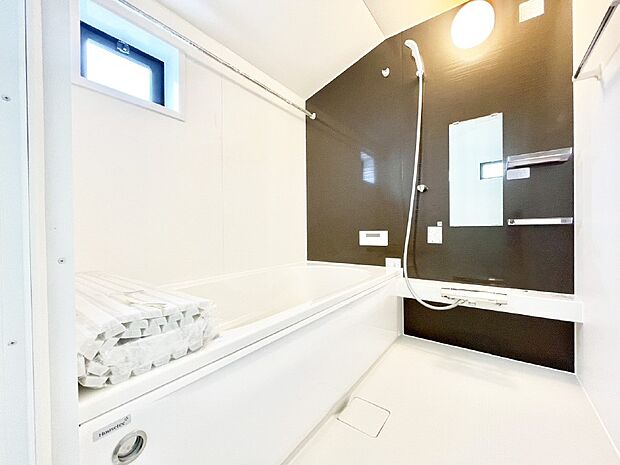 落ち着いた雰囲気でゆっくりお寛ぎいただけるバスルーム