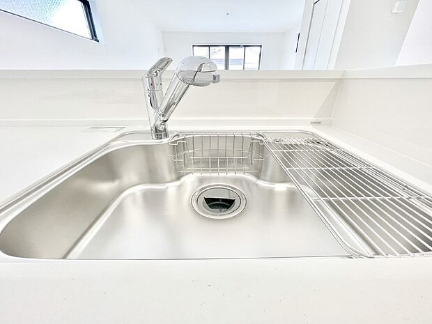 いつでも清潔なおいしいお水を。一つの水栓で水道水と浄水を使い分け。