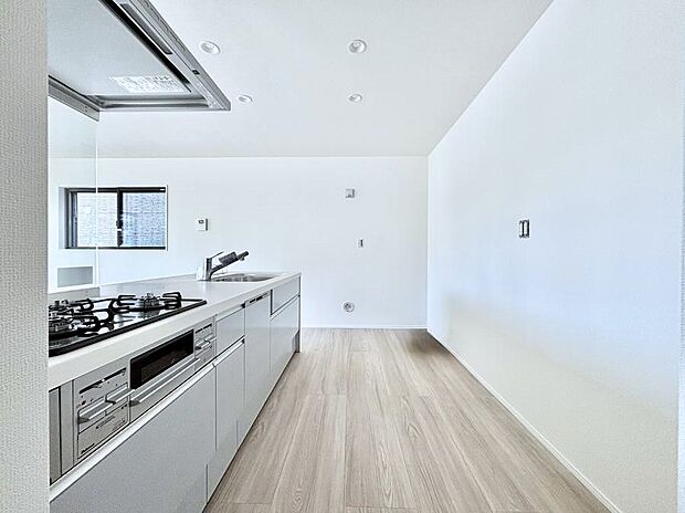 料理をしながらご家族との会話を楽しめる対面カウンターキッチン