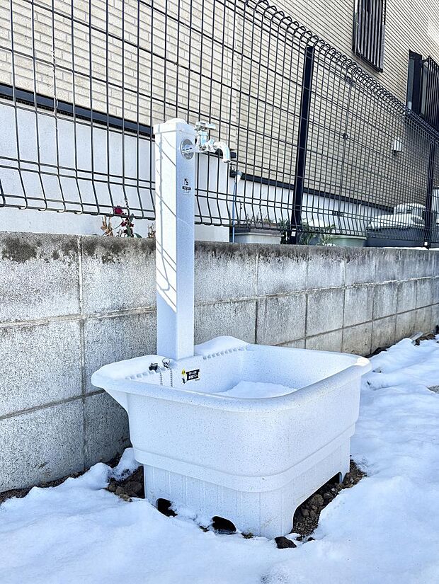 外水栓があると、庭のお手入れやちょっとした手洗い・洗車に便利です!