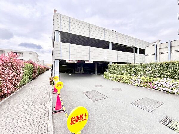 外観 敷地内に駐車場施設