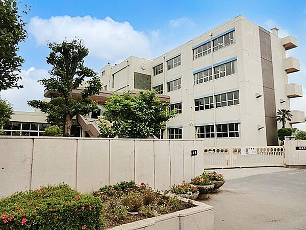 小学校 700m 越谷市立西方小学校