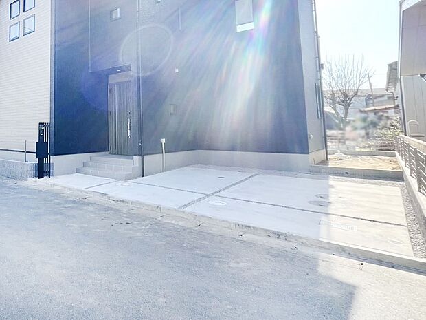 目の前が駐車場だと雨の日も大量にお買い物をした時も便利ですね