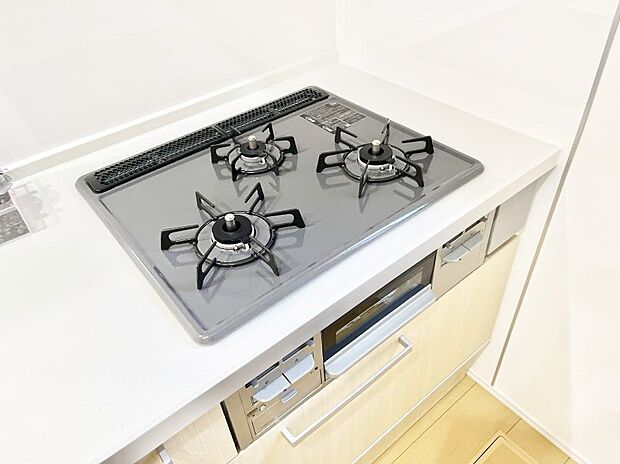 三口ガスコンロでお料理が一気にはかどりそう。