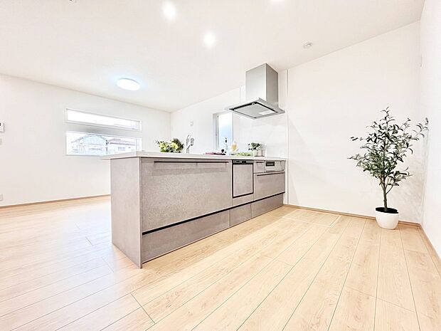 料理をしながらご家族との会話を楽しめる対面カウンターキッチン