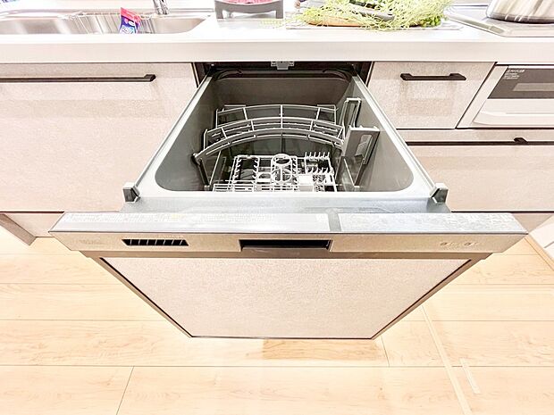 面倒なお片づけは食洗機にお任せ!家事の負担が減って、時間にも気持ちにもゆとりができます。