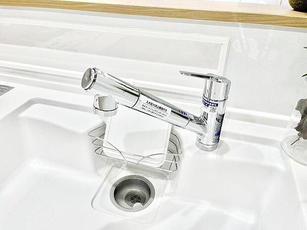 いつでも清潔なおいしいお水を。一つの水栓で水道水と浄水を使い分け。