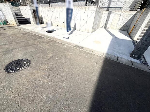 カースペースは2台駐車可。セカンドカーや来客時に便利です！