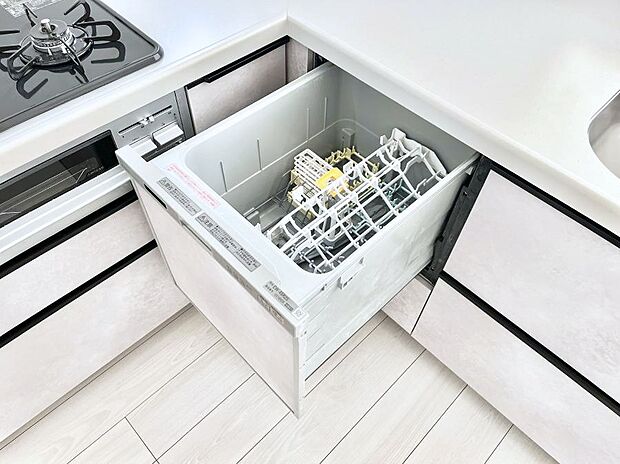 面倒なお片づけは食洗機にお任せ！家事の負担が減って、時間にも気持ちにもゆとりができます。