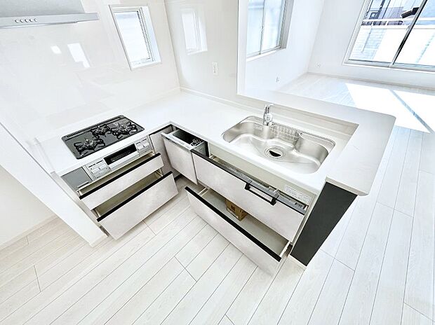 使いやすさを優先したスライド式収納タイプ！