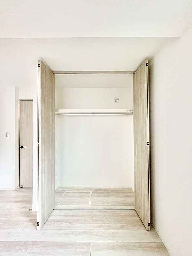 たっぷりの収納スペースで快適に暮らせそう 