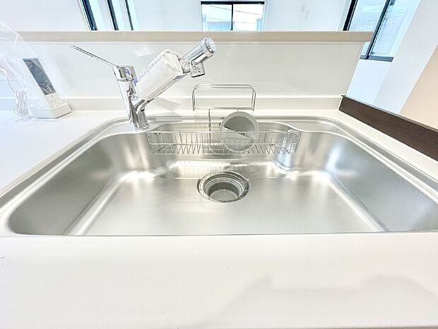 いつでも清潔なおいしいお水を。一つの水栓で水道水と浄水を使い分け。