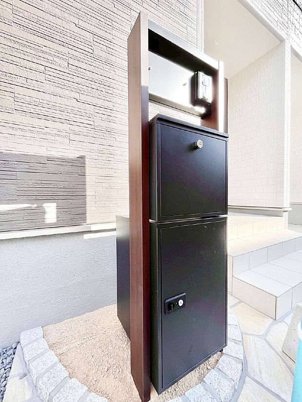 表札・インターホン・ポストをひとつに集約