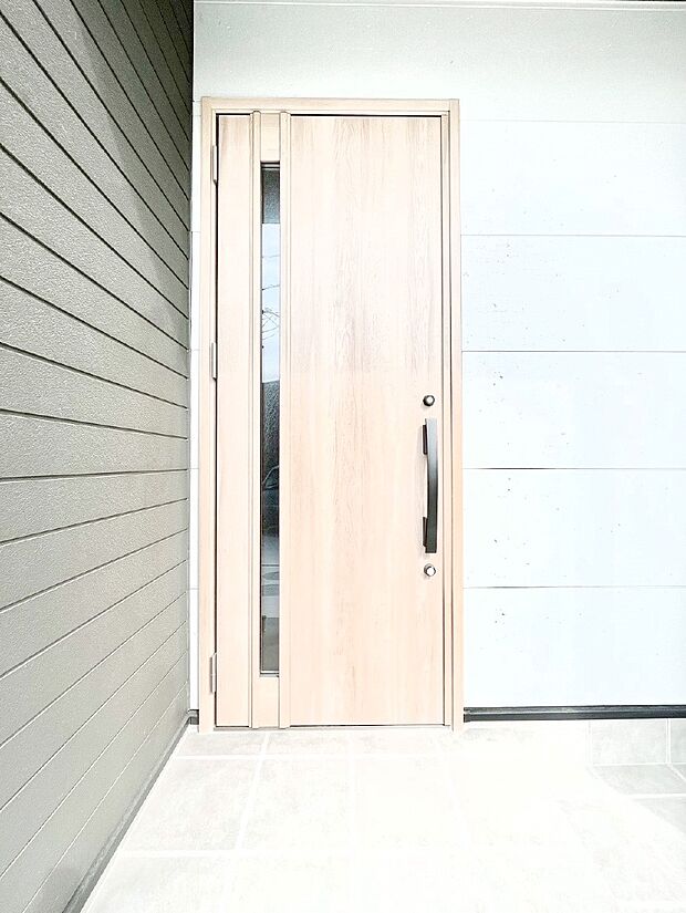 大切な家族、来客を出迎える玄関。