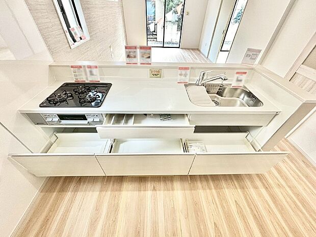 使いやすさを優先したスライド式収納タイプ!