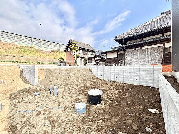 たっぷりの陽光と開放感に包まれる明るい住まい