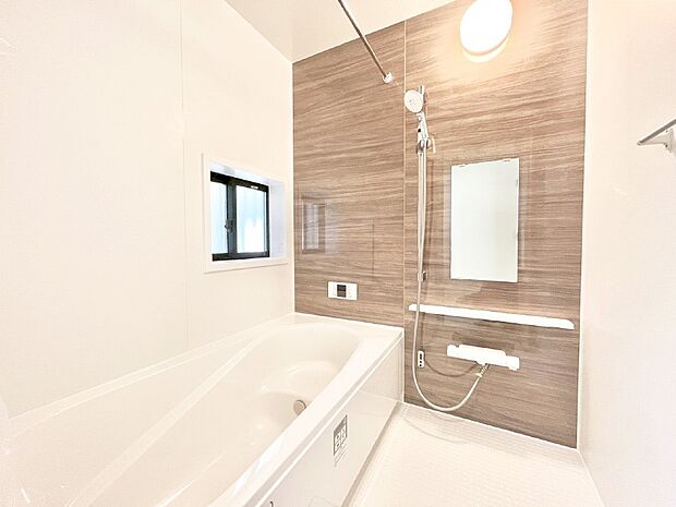 落ち着いた雰囲気でゆっくりお寛ぎいただけるバスルーム