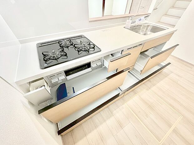 使いやすさを優先したスライド式収納タイプ!