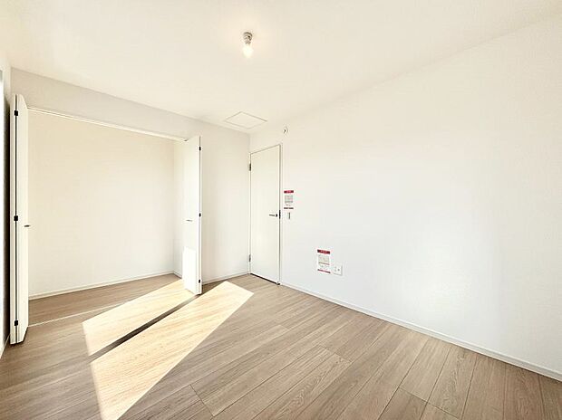 子供部屋にもおすすめな収納スペースたっぷりの居室