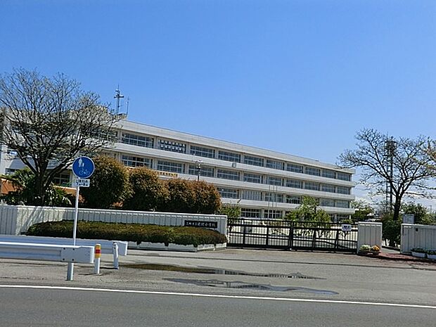 小学校 650m 三郷市立前間小学校