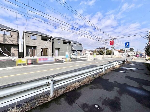 見通しの良さとともに、街並みに開放感を与えてくれます。
