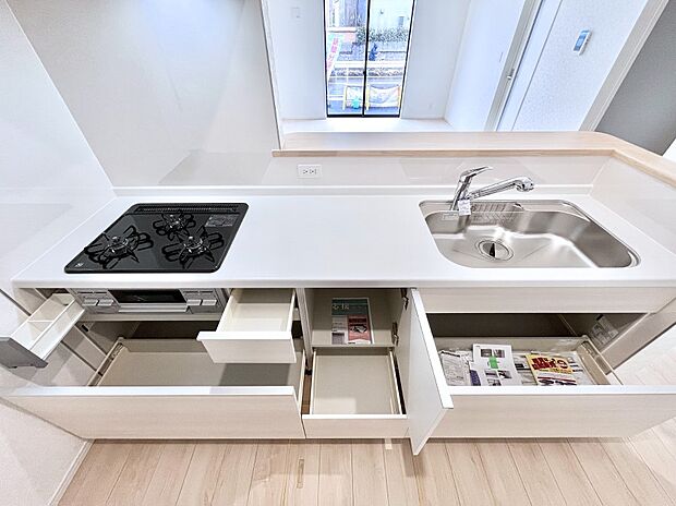 使いやすさを優先したスライド式収納タイプ!