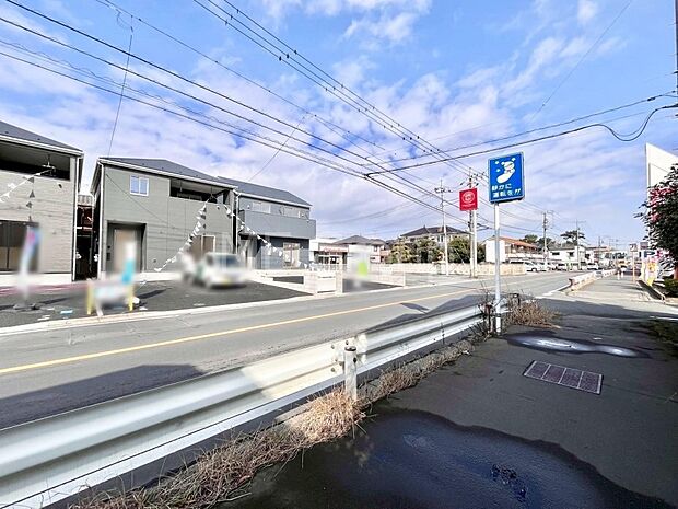 見通しの良さとともに、街並みに開放感を与えてくれます。