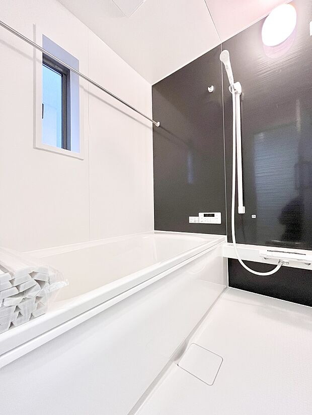 落ち着いた雰囲気でゆっくりお寛ぎいただけるバスルーム