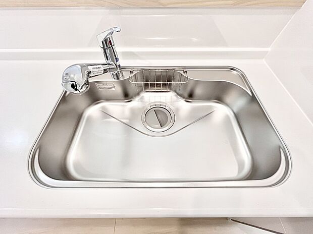 いつでも清潔なおいしいお水を。一つの水栓で水道水と浄水を使い分け。