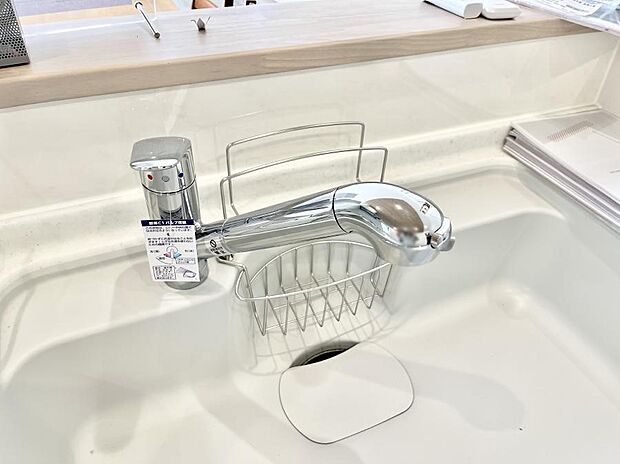 いつでも清潔なおいしいお水を。一つの水栓で水道水と浄水を使い分け。