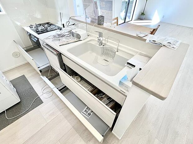 使いやすさを優先したスライド式収納タイプ!