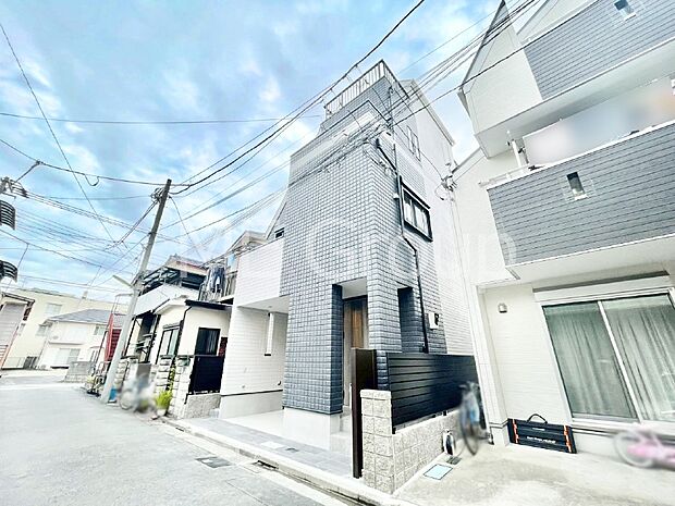 たっぷりの陽光と心地よい風が舞い込む住まい