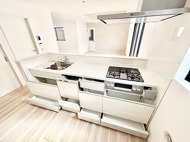 使いやすさを優先したスライド式収納タイプ!