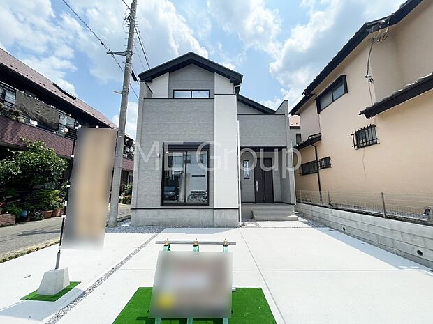 溢れる陽光でご家族の笑顔も輝く