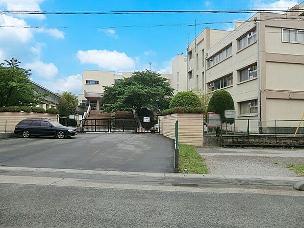 中学校 650m 越谷市立富士中学校